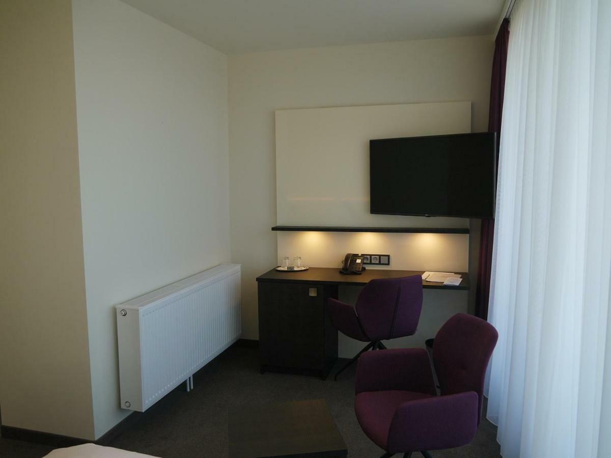 Hotel Am Berg Esslingen Esslingen am Neckar Ngoại thất bức ảnh