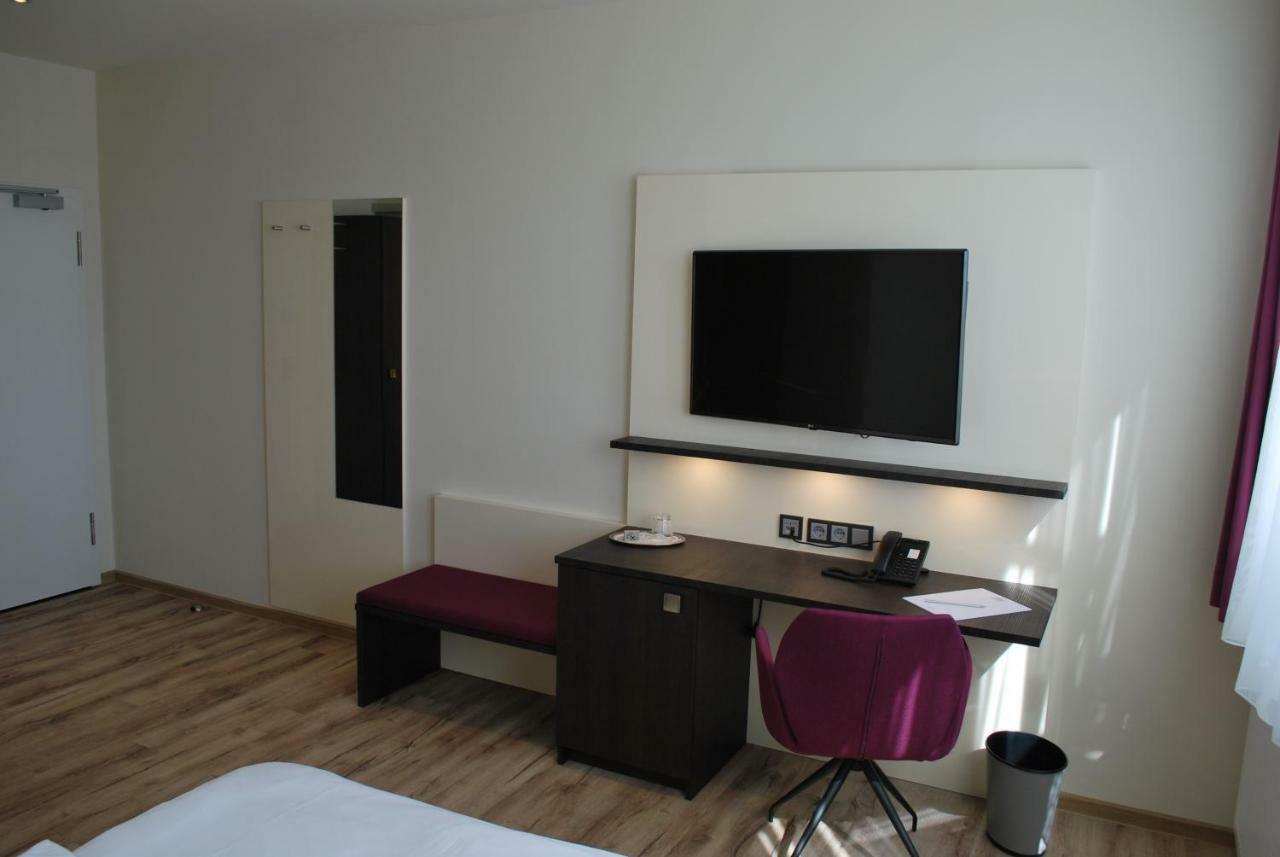 Hotel Am Berg Esslingen Esslingen am Neckar Ngoại thất bức ảnh